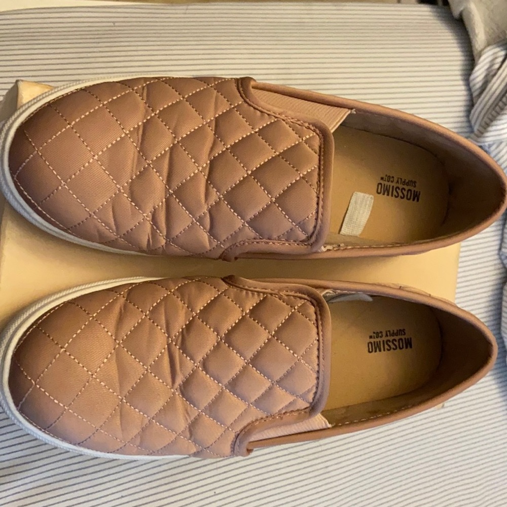 MOSSIMO PINK SLIP ONS